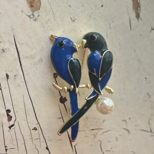Vintage Style Blue Enamel Lovebirds Parrot Brooch Gold Tone Faux Pearl Pin
